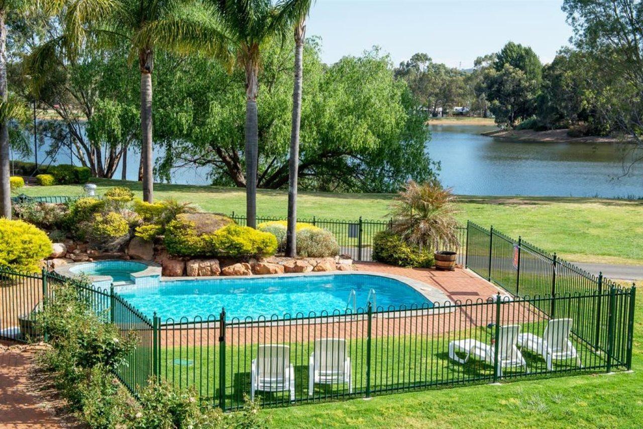 Country Club Clare